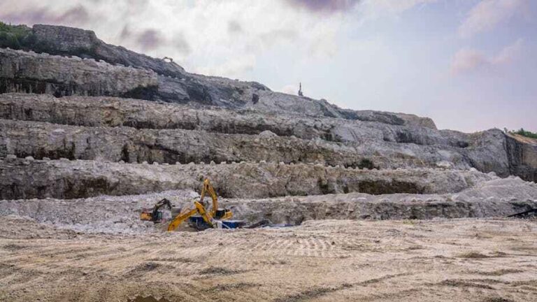 Fears over Temple Guiting quarrying as villagers say they don't open their windows due to the dust